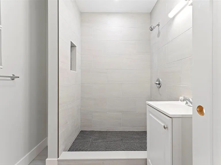 46 North St #4 — Photo 10