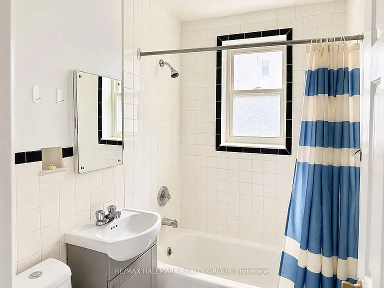 20 Charlotte St #2 — Photo 9