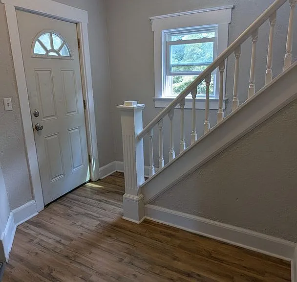 1447 Shriver Ave NE — Photo 4