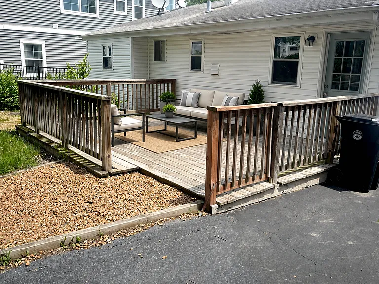 415 Caroline Ave — Photo 9