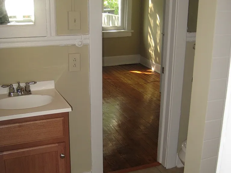 20 S Allen Ave — Photo 2
