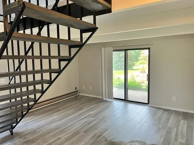 1 bed, 800 sqft, $1,155 — Photo 2