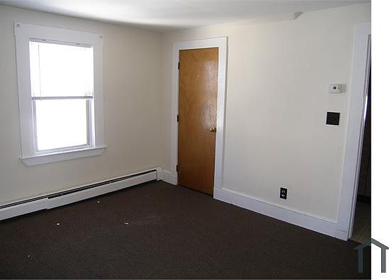 4th image of 346 Ferry St Floor 3