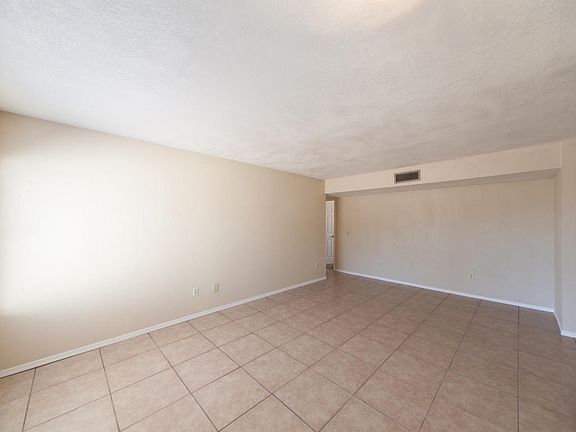 5th image of 5322 W Christy Dr