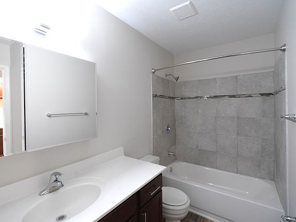 5th image of 1106 Poplar Level Plz APT 14
