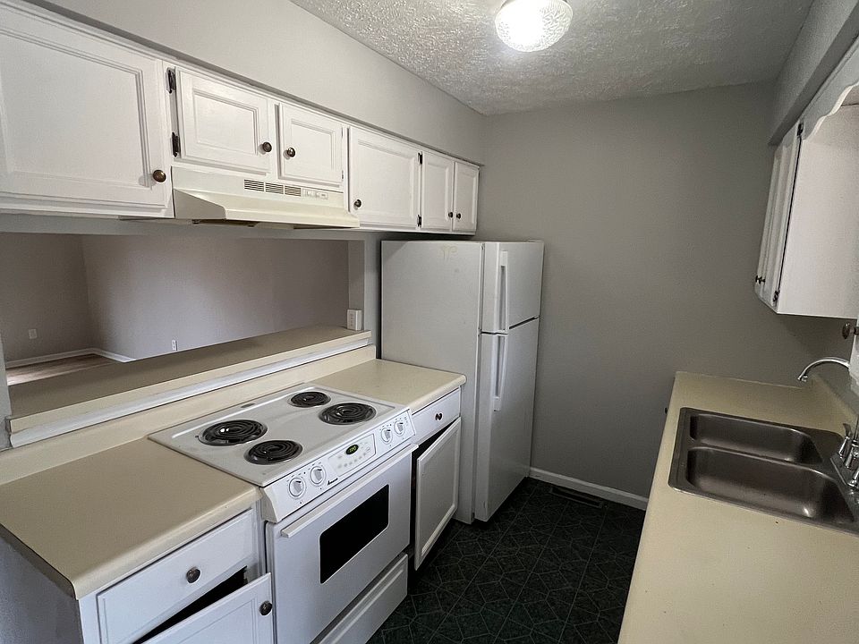 1st image of 1823 Hoyt Ave #1