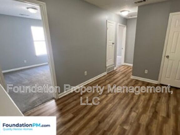 5th image of 1530 Estacada Way