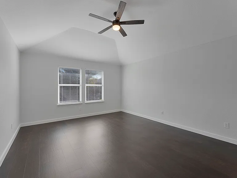 605 Clearbrook St — Photo 27