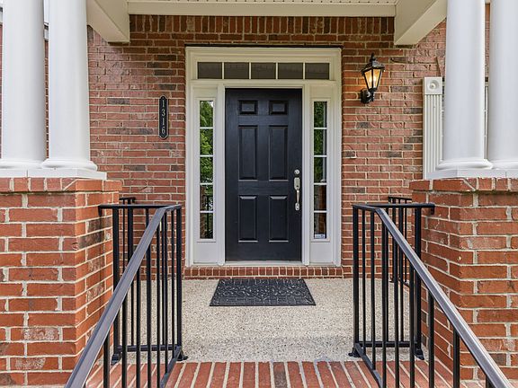 3rd image of 1316 Decatur Cir
