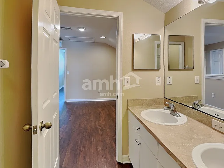 3124 Shady Lily Ln — Photo 17