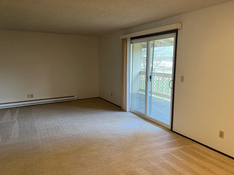 220 N 15th St #8 — Photo 5