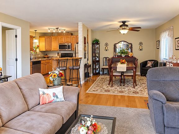 5th image of 24 Magnolia St #11