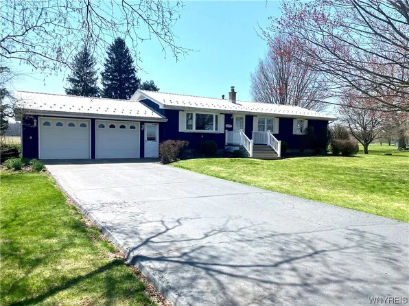 1375 Milestrip Rd, North Collins, NY 14111