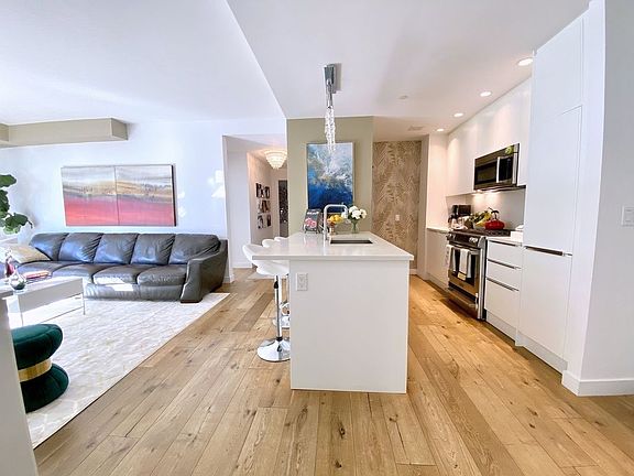 4th image of 23 W 116th St APT 8J