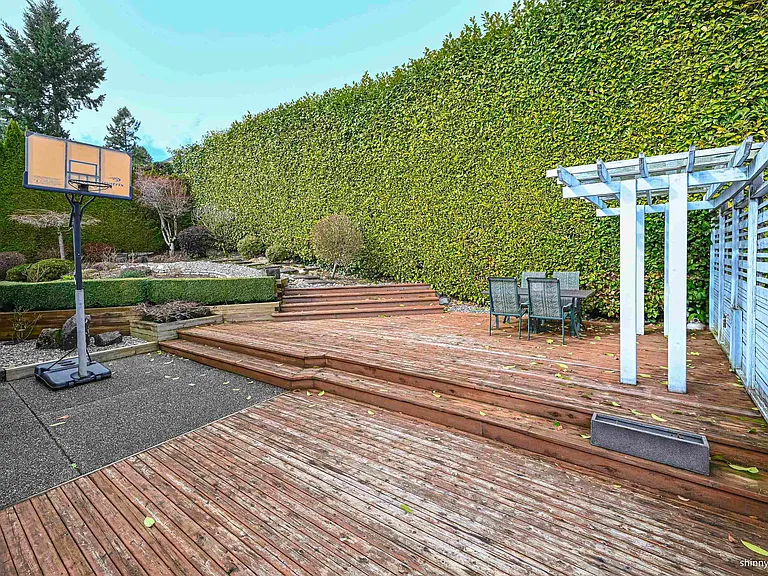 2557 Lawson Ave — Photo 18