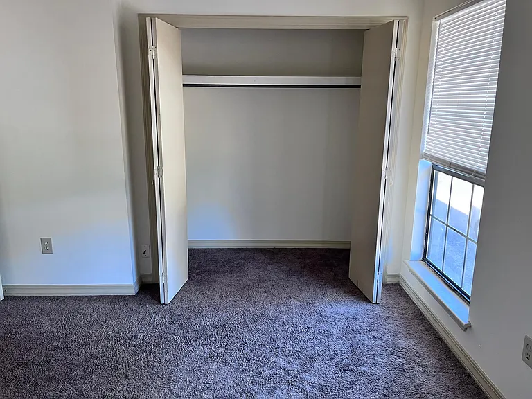 3043 Autumn Pl S #D — Photo 15