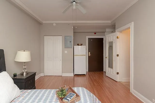 860 Hinman — Photo 10