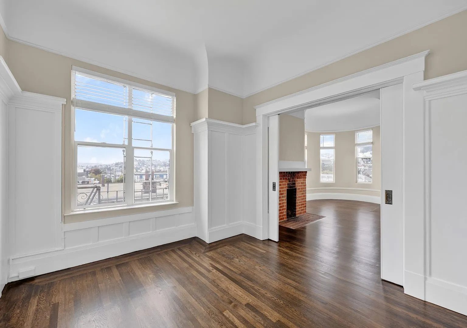 120 Webster Street (737r) — Photo 4