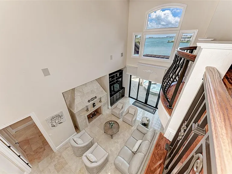 14 N Washington Dr — Photo 23