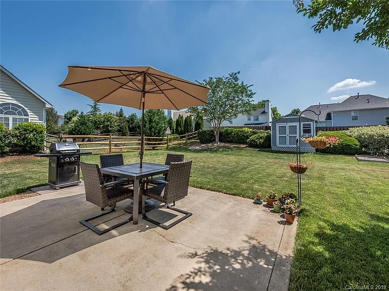 8619 Grey Squirrel Ct — Photo 24