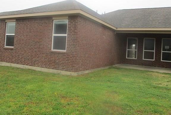 4th image of 702 Roaring Springs Dr