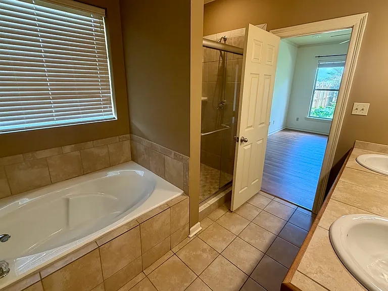 212 Chevalier Blvd — Photo 6