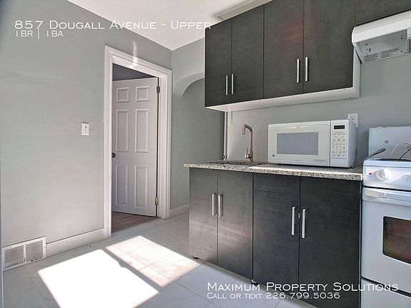 4th image of 857 Dougall Ave
