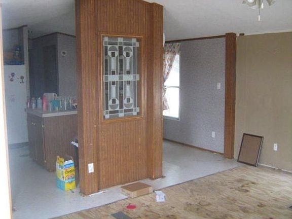 4th image of 208 Laco Ln