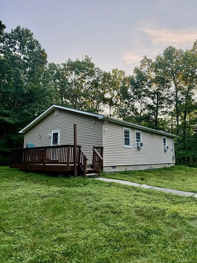 2 bed, 1.0 bath, 1064 sqft, $2,400 — Photo 2