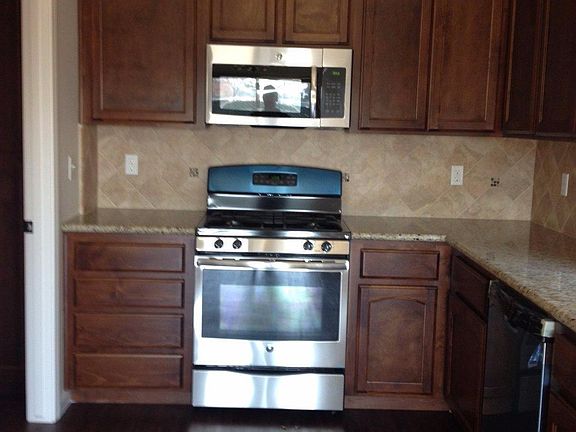 4th image of 1150 Vine Court