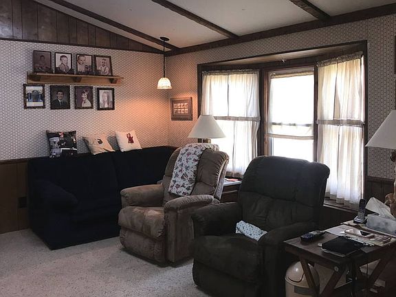 5th image of 121 Onyx Ave