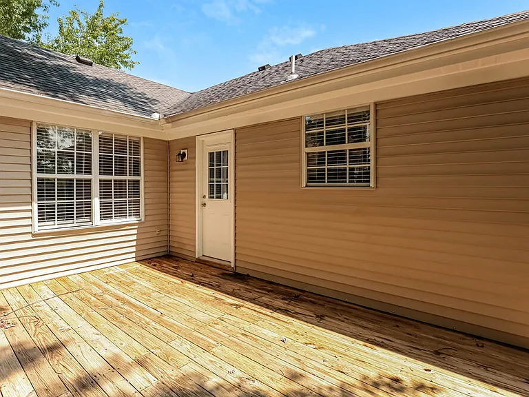 1610 Cedar Tree Ln — Photo 15