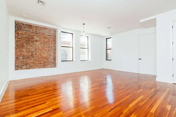 Rented by Nooklyn NYC LLC | media 22