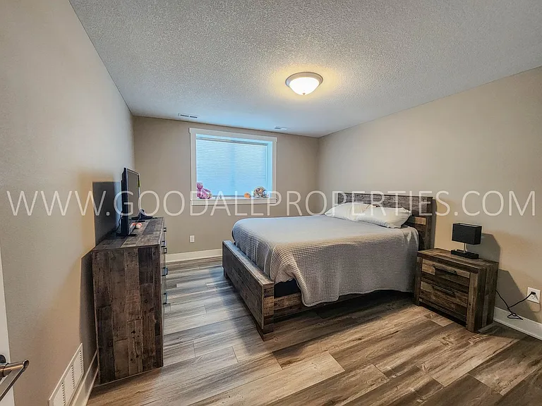 285 NW Morgan Ct — Photo 10