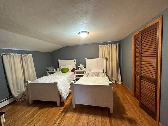 FURNITURE DOESN'T COME INCLUDED!!