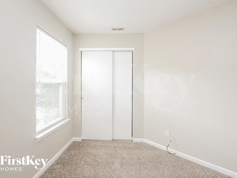 1229 Kenwood Dr — Photo 12