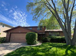 1319 N Walnut Ave, Arlington Heights, IL 60004