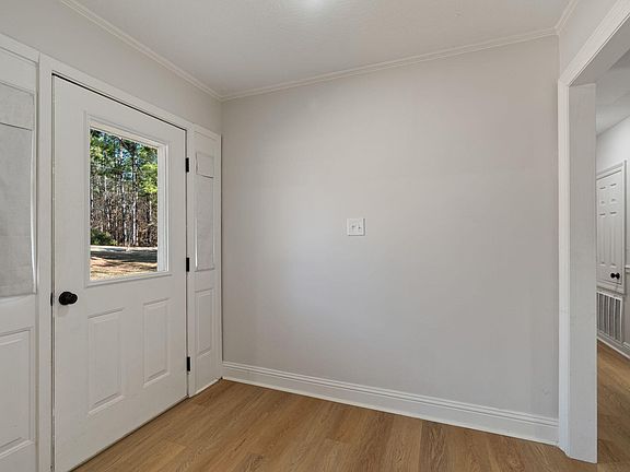 4th image of 243 Beverly Hills Loop