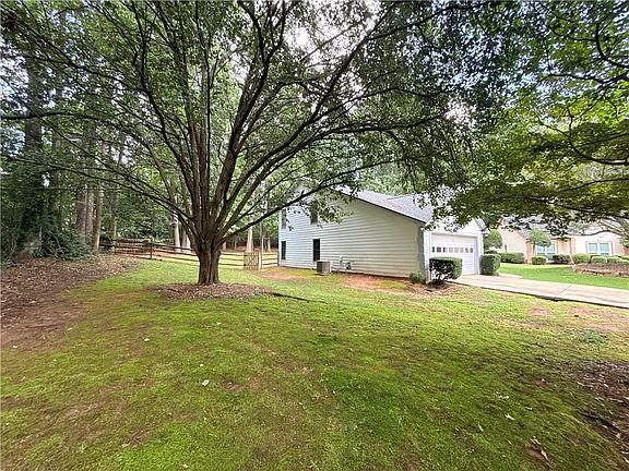 3rd image of 150 Ocee View Ct