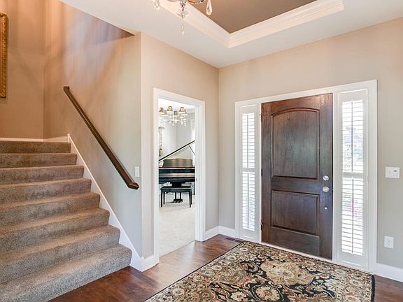 5th image of 6020 Black Oaks Ct N