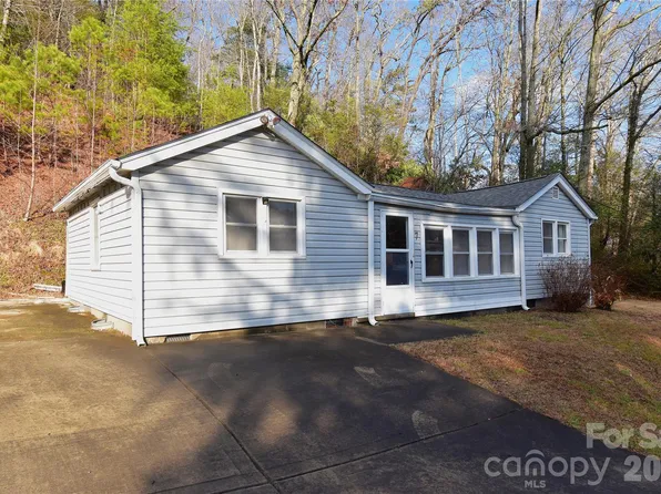 7 Etain Ln, Black Mountain, NC 28711