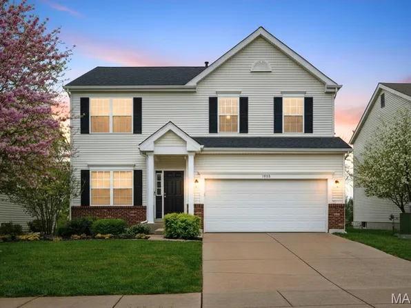 1020 Ashfield Ln, O'Fallon, MO 63366