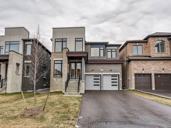 211 Fallharvest Way, Whitchurch Stouffville, ON L4A 5C2