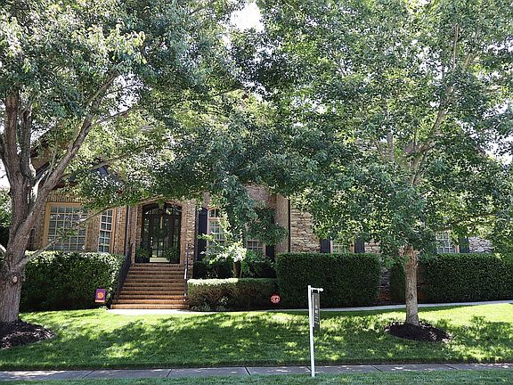 2nd image of 2815 Bevis Ln