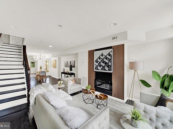 3rd image of 1632 Ashland Ave