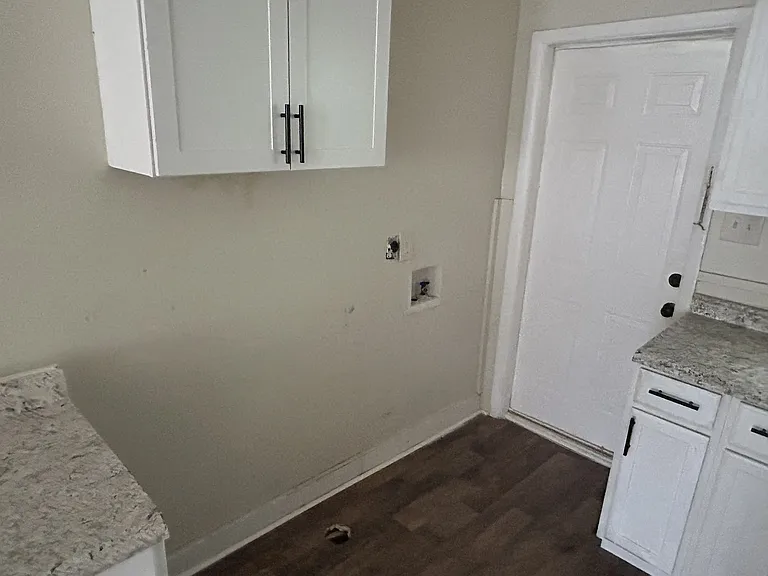 523 Cleveland St — Photo 9