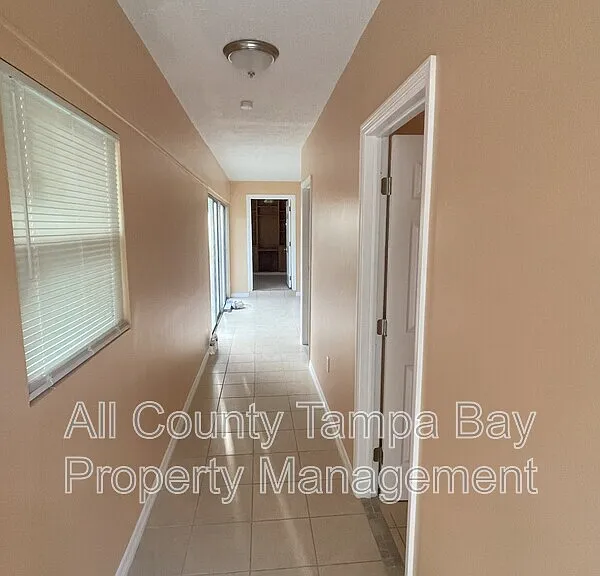 5410 4th St N #B — Photo 2
