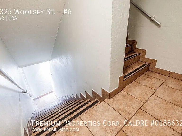 2325 Woolsey St — Photo 5