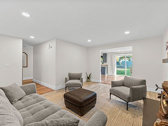 5th image of 24413 38th Avenue Ct E