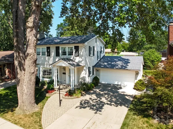 1781 Hawthorne St, Trenton, MI 48183